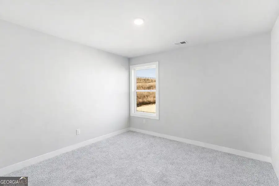Spacious, unfurnished interior of a new home in The Manor at Gainesville Township, Gainesville (Image 20).