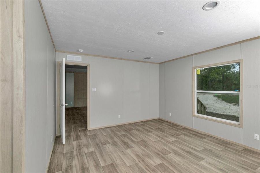Spacious, unfurnished interior of a new home in , Williston (Image 39).