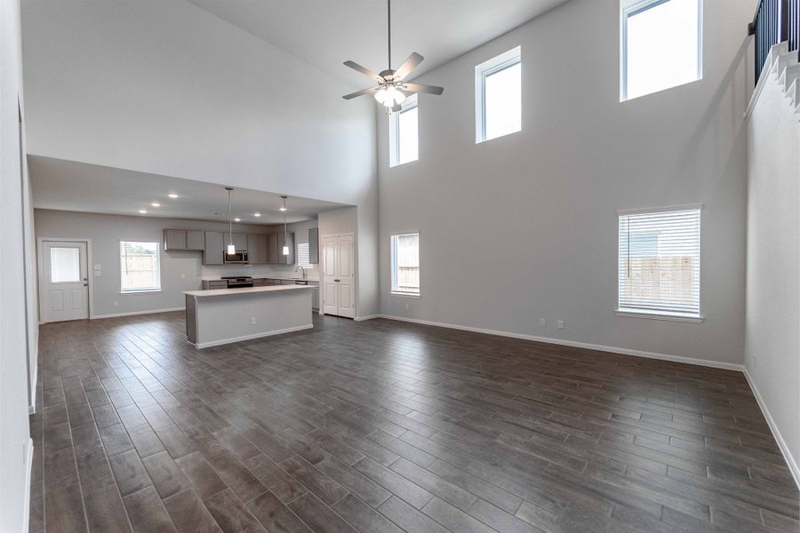 Spacious, unfurnished interior of a new home in Harvest Pointe, Needville (Image 22).