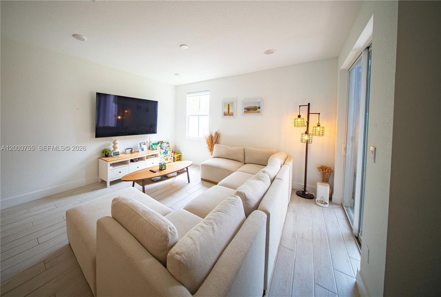 Furnished interior view inside a new home in , Pembroke Pines (Image 16).