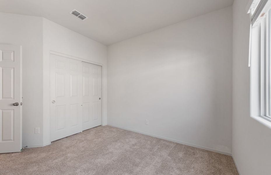 Spacious, unfurnished interior of a new home in Copper Falls, Buckeye (Image 15).