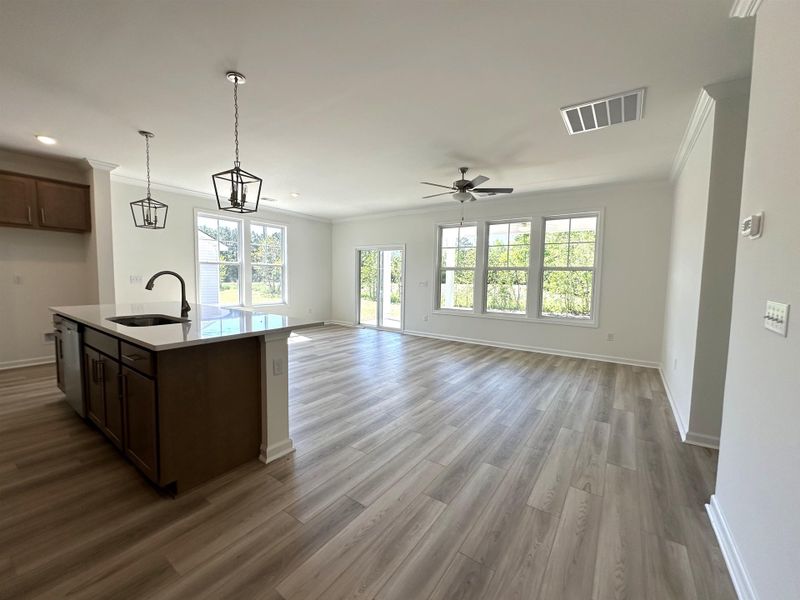 Spacious, unfurnished interior of a new home in Oak Hollow, Longs (Image 12).