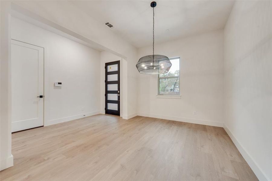 Spacious, unfurnished interior of a new home in , Lake Dallas (Image 20).