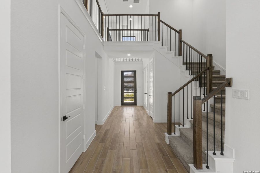 Spacious, unfurnished interior of a new home in Esperanza, Boerne (Image 42).