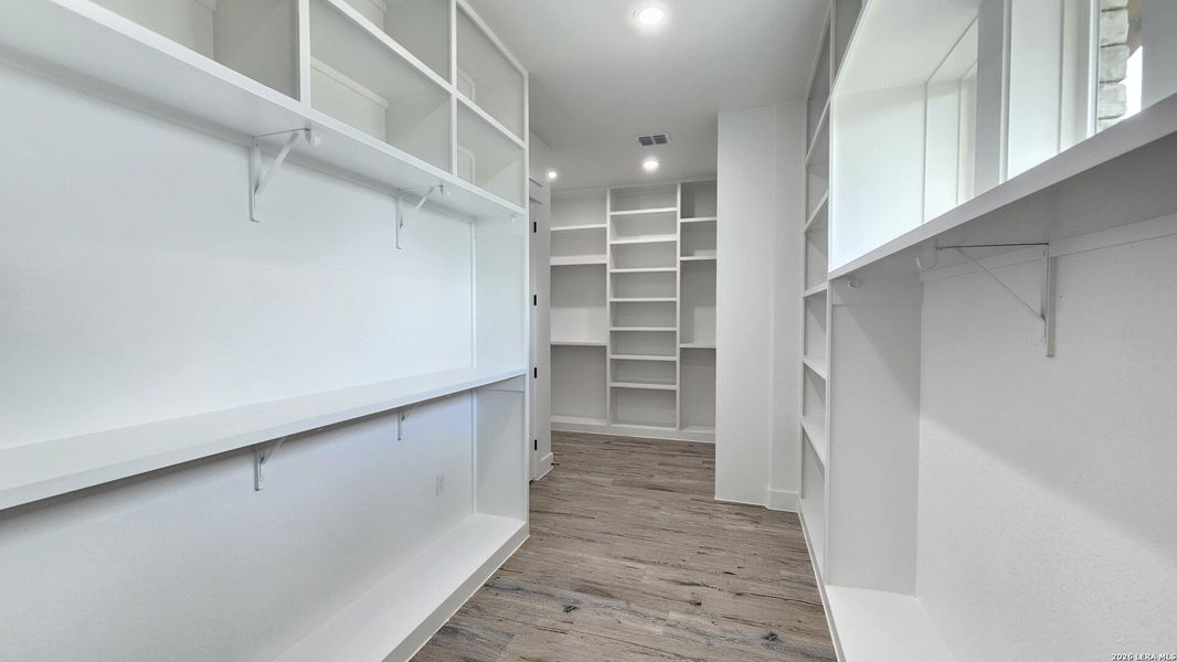 Spacious, unfurnished interior of a new home in , New Braunfels (Image 46).