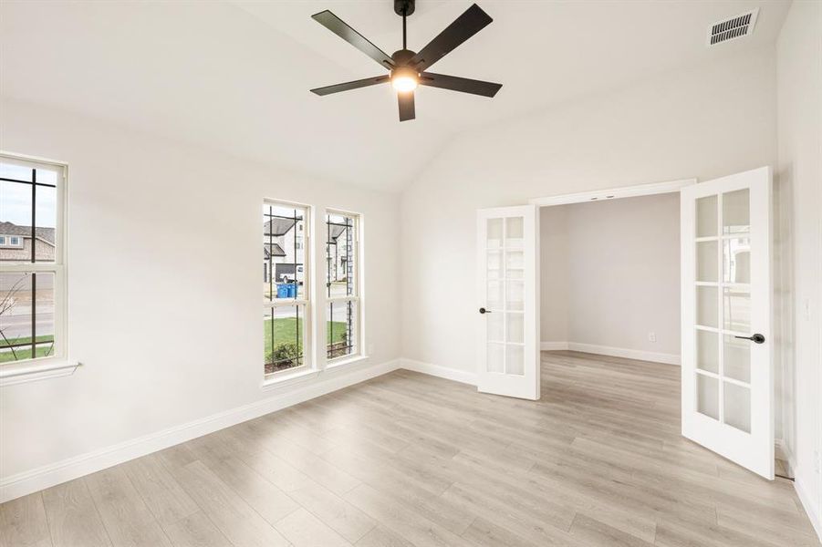 Spacious, unfurnished interior of a new home in Waverly Estates, Nevada (Image 36).