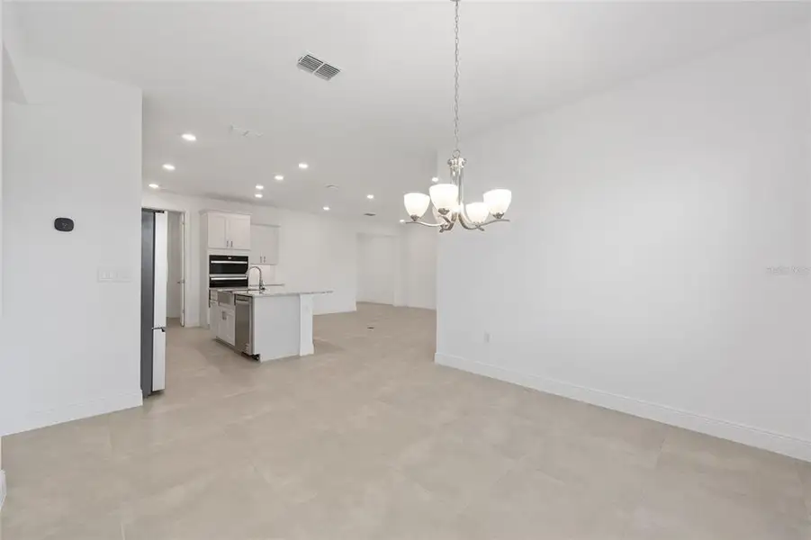 Spacious, unfurnished interior of a new home in , Ocala (Image 30).