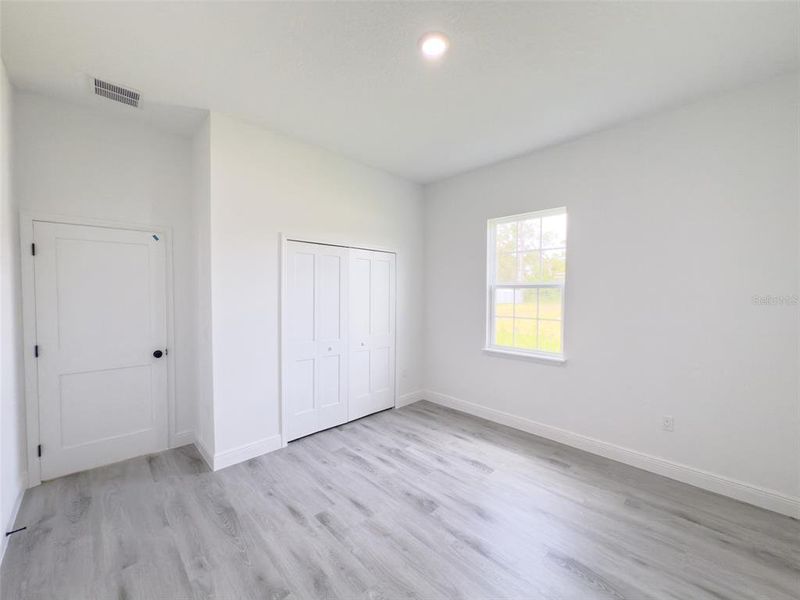 Spacious, unfurnished interior of a new home in , Ocala (Image 30).