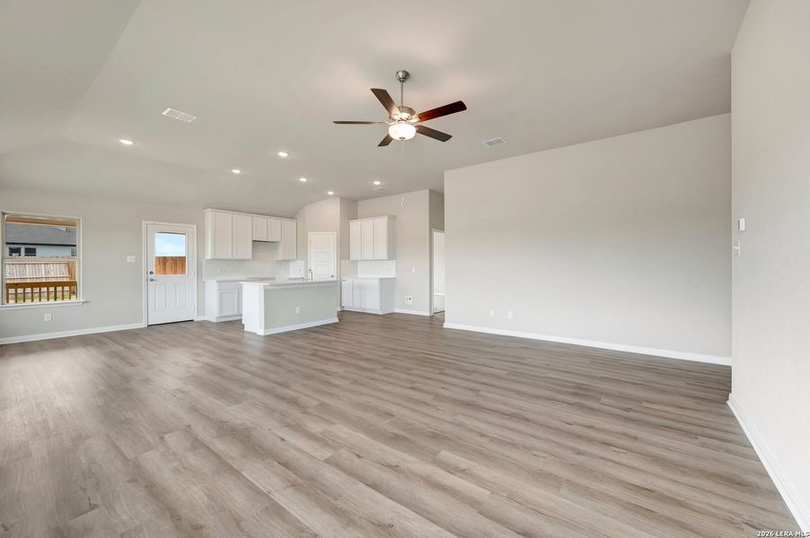 Spacious, unfurnished interior of a new home in Hickory Ridge Estates, Elmendorf (Image 35).