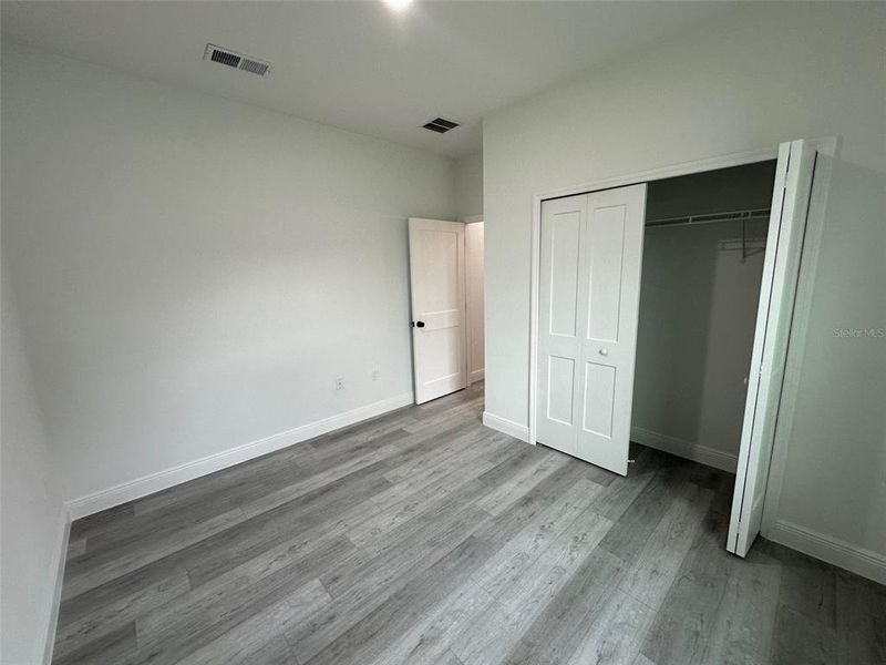 Spacious, unfurnished interior of a new home in , Citrus Springs (Image 28).