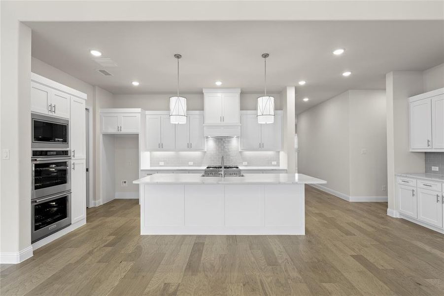 8_09. 3208 Andesite - Kitchen