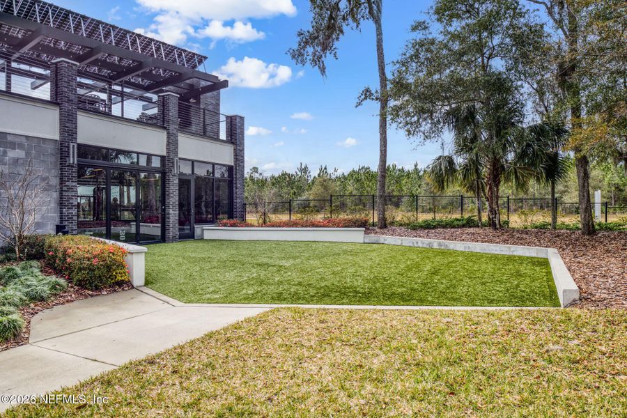 Community amenities in Granville at eTown 38', Jacksonville (Image 46).