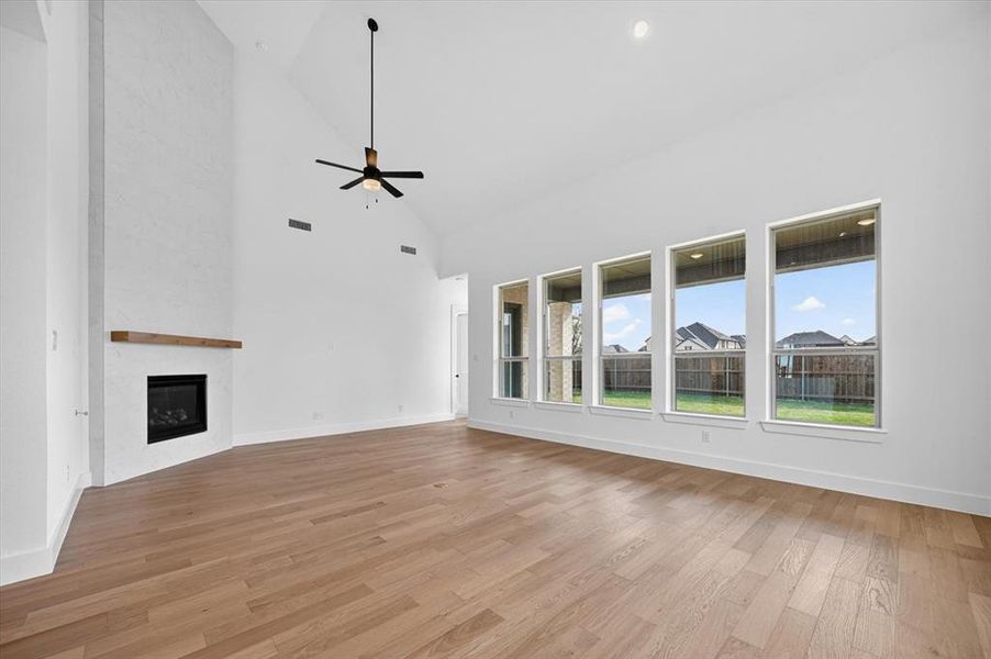 Spacious, unfurnished interior of a new home in Cambridge Crossing, Celina (Image 22).