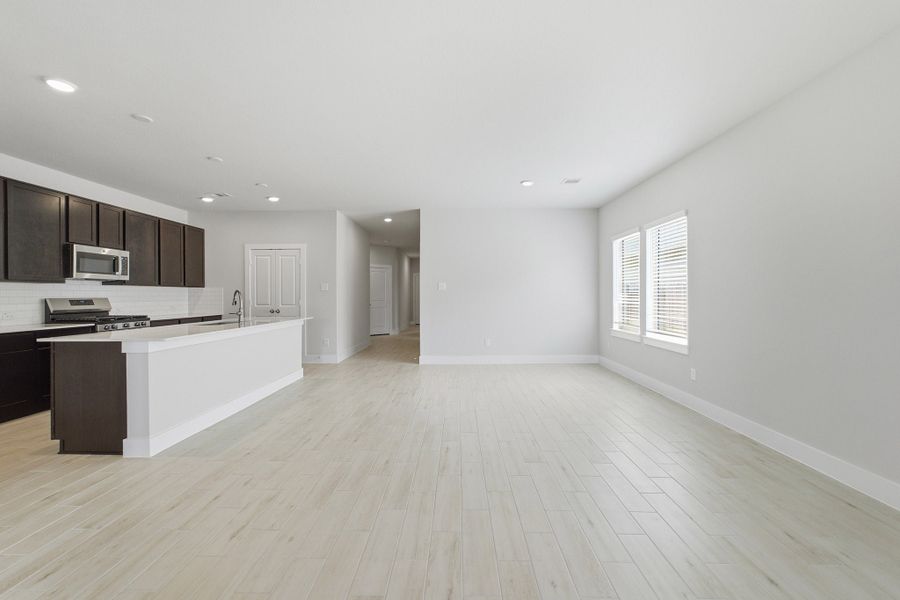 Spacious, unfurnished interior of a new home in Bluestem, Brookshire (Image 46).