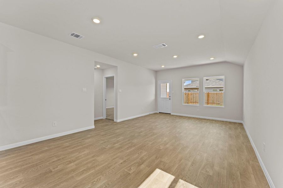 Spacious, unfurnished interior of a new home in Whisper South, San Marcos (Image 19). Spacious, unfurnished interior of a new home in Whisper South, San Marcos (Image 19).