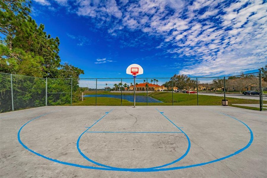 Community amenities in , Poinciana (Image 25).