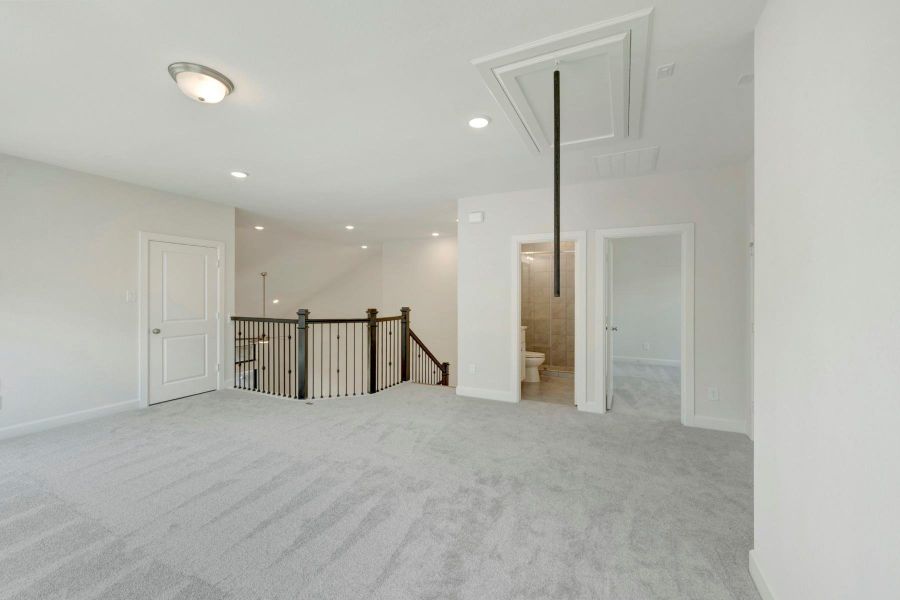 Spacious, unfurnished interior of a new home in The Meadows at Imperial Oaks, Conroe (Image 31).