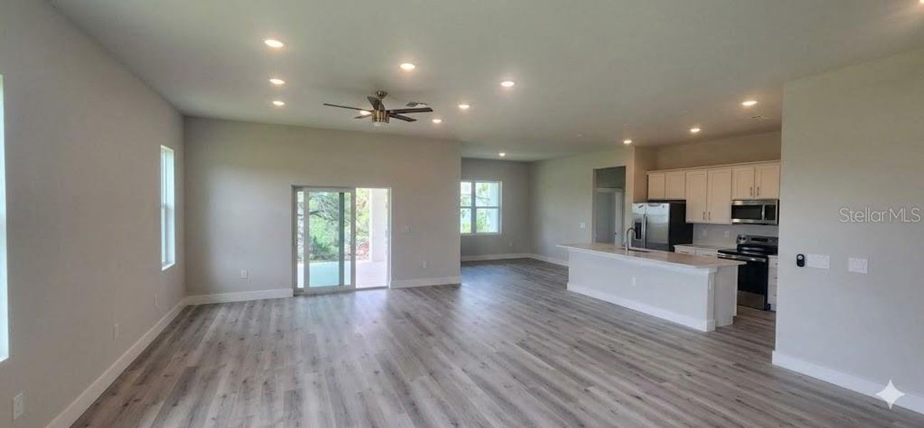 Spacious, unfurnished interior of a new home in , Port Charlotte (Image 12).