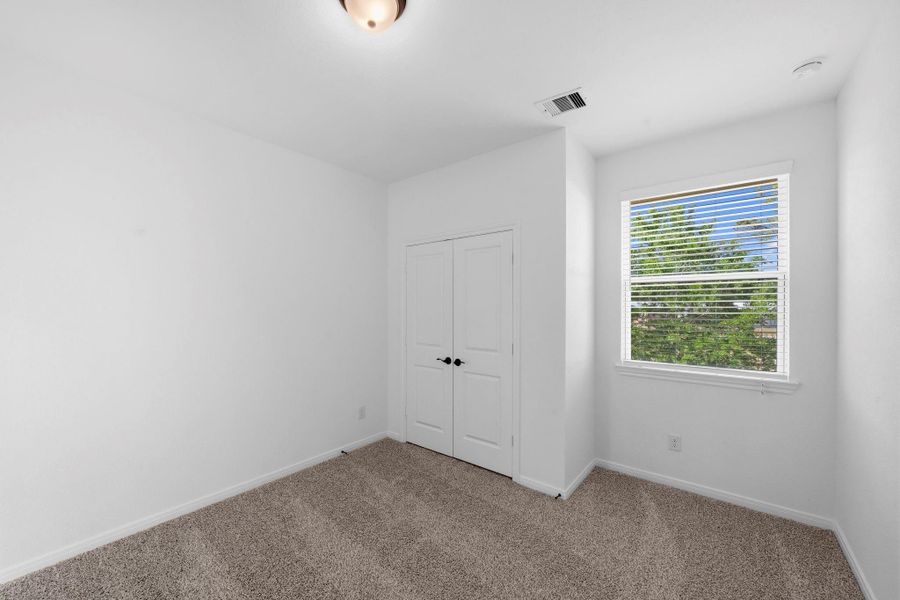 Spacious, unfurnished interior of a new home in Woodforest, Montgomery (Image 16).