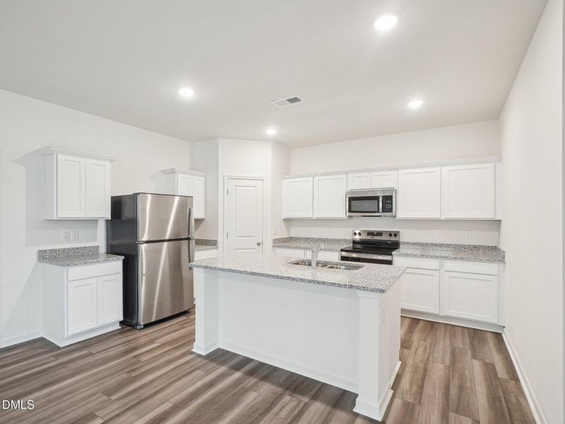 12-web-or-mls-Solace Wy 212-2805-012