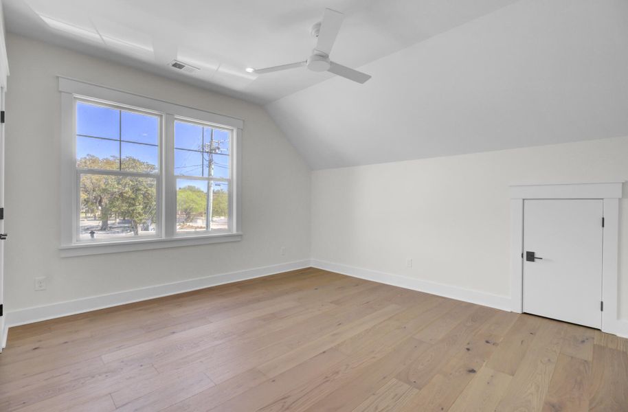 Spacious, unfurnished interior of a new home in , Mount Pleasant (Image 18).