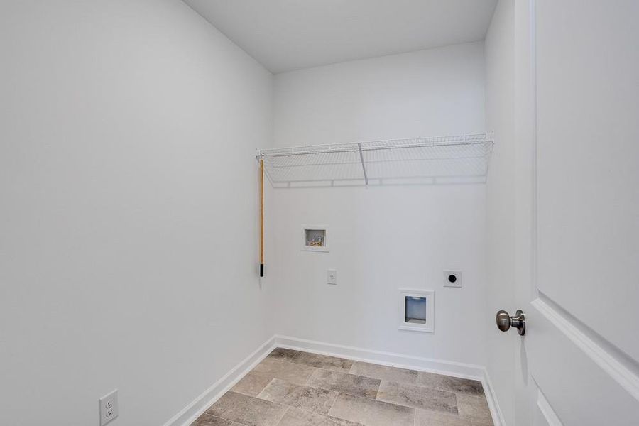 Spacious, unfurnished interior of a new home in Heritage River, Euharlee (Image 18).