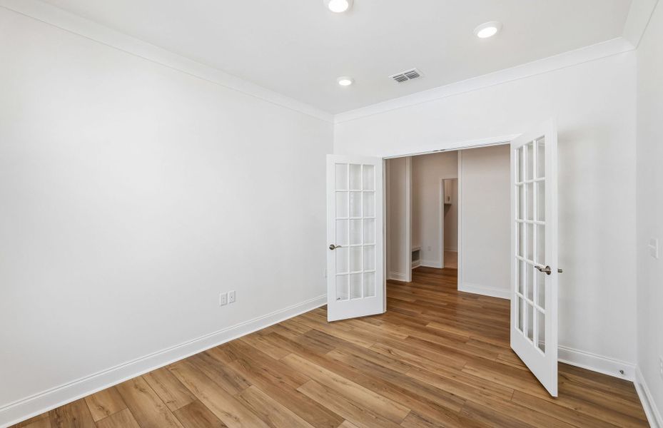 Spacious, unfurnished interior of a new home in Del Webb Southern Harmony, Murfreesboro (Image 29).