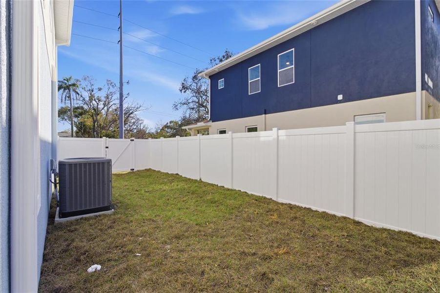 Exterior details and patio area of a home in , St. Petersburg (Image 27).