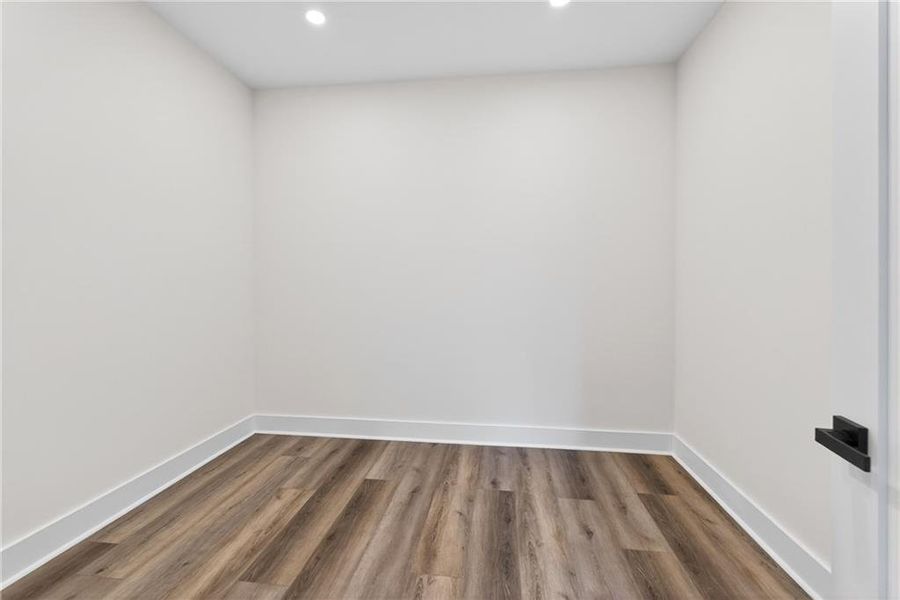 Spacious, unfurnished interior of a new home in , Dahlonega (Image 20).