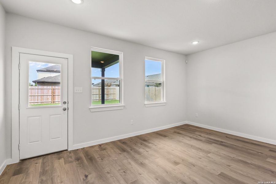 Spacious, unfurnished interior of a new home in Cinco Lakes, San Antonio (Image 27). Spacious, unfurnished interior of a new home in Cinco Lakes, San Antonio (Image 27).