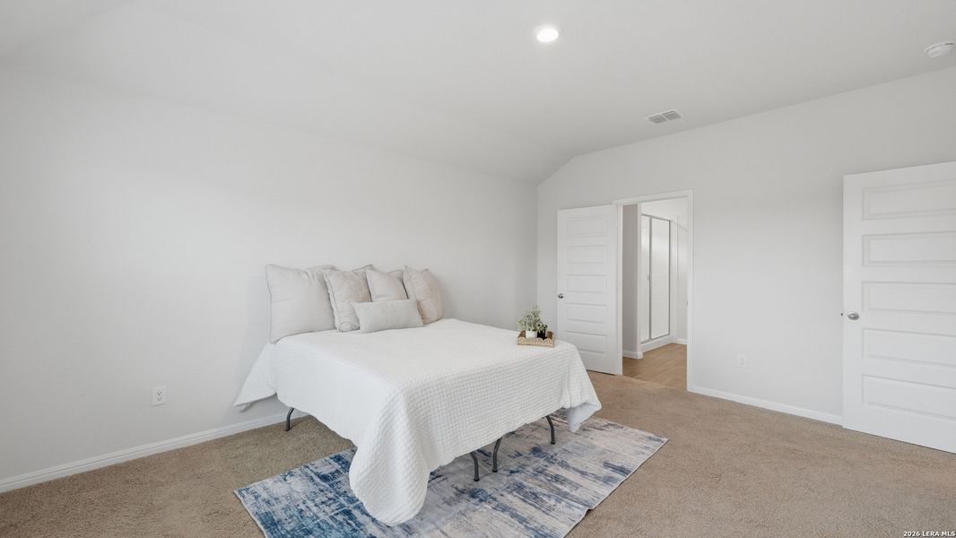 Furnished interior view inside a new home in Heather Glen, New Braunfels (Image 17).