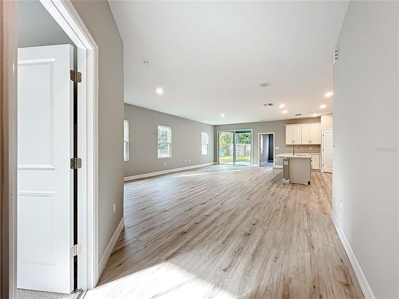 Spacious, unfurnished interior of a new home in , Ocala (Image 28).