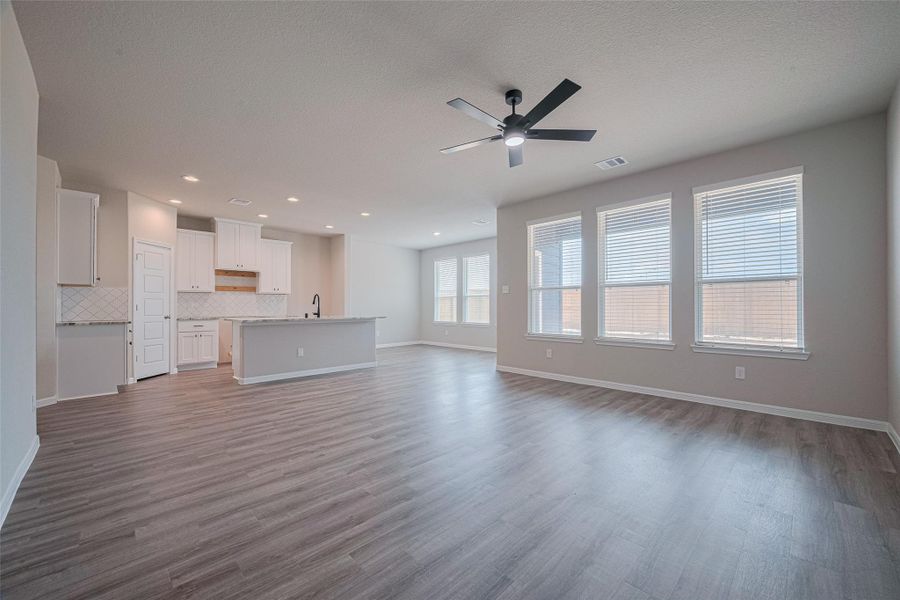 Spacious, unfurnished interior of a new home in La Segarra, Brookshire (Image 38). Spacious, unfurnished interior of a new home in La Segarra, Brookshire (Image 38).