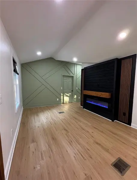 Spacious, unfurnished interior of a new home in , Conyers (Image 13).