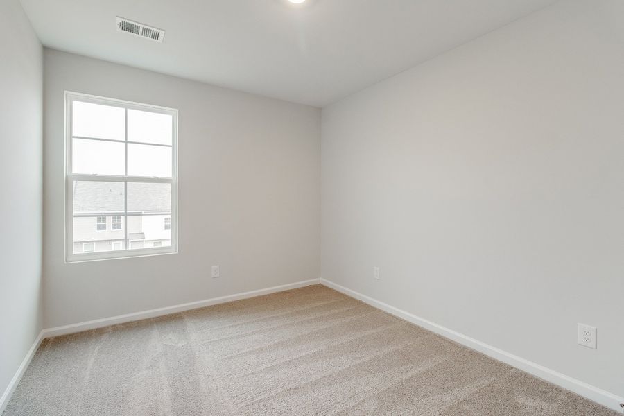 Spacious, unfurnished interior of a new home in Astoria, Columbia (Image 22).