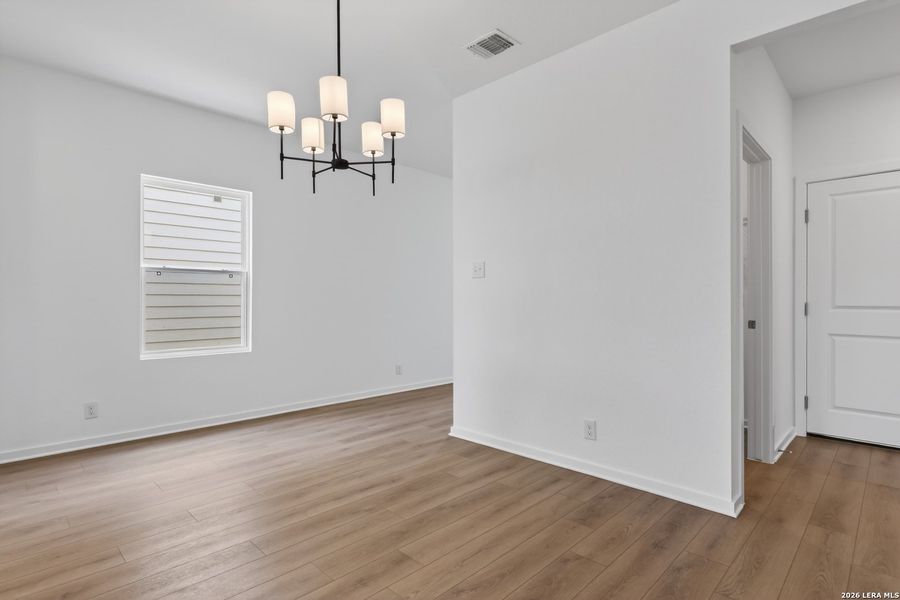 Spacious, unfurnished interior of a new home in Hennersby Hollow, San Antonio (Image 18).