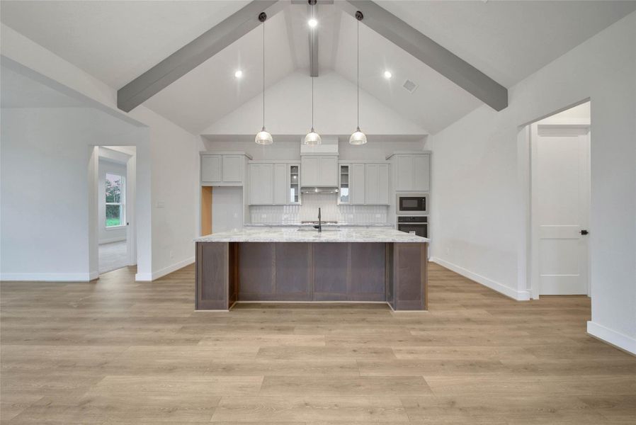 Furnished interior view inside a new home in , Rosharon (Image 9).