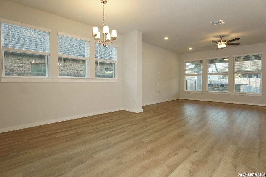 Spacious, unfurnished interior of a new home in Ladera - High Point 45', San Antonio (Image 42).