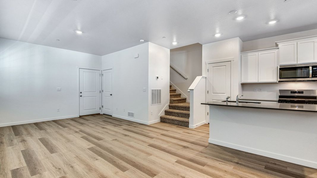 Spacious, unfurnished interior of a new home in Settlers Crossing, Commerce City (Image 8). Spacious, unfurnished interior of a new home in Settlers Crossing, Commerce City (Image 8).