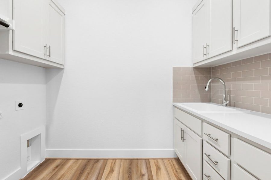 Furnished interior view inside a new home in Leander Estates, Leander (Image 12).