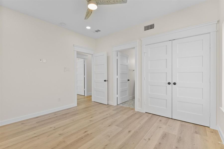 Looking towards the connecting ensuite. Looking towards the connecting ensuite.