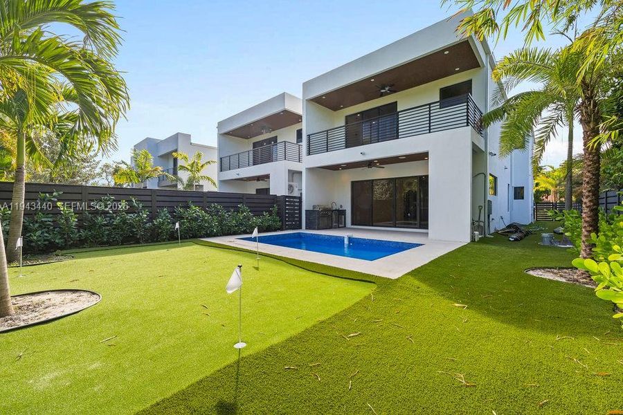 Exterior details and patio area of a home in , Fort Lauderdale (Image 34). Exterior details and patio area of a home in , Fort Lauderdale (Image 34).