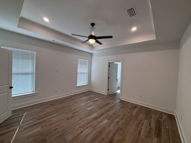 Spacious, unfurnished interior of a new home in Bird Song at Hammock Bay, Freeport (Image 17).