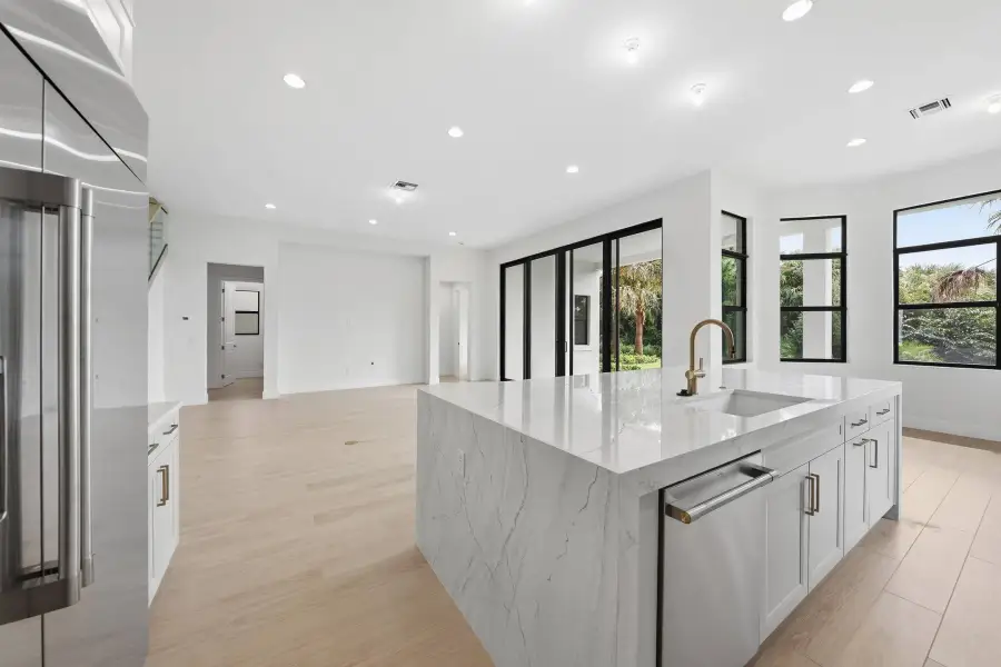 Great Room & Kitchen Great Room & Kitchen