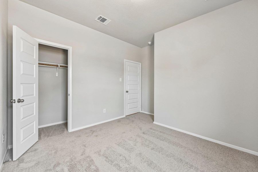 Spacious, unfurnished interior of a new home in Cascade, Liberty Hill (Image 25).