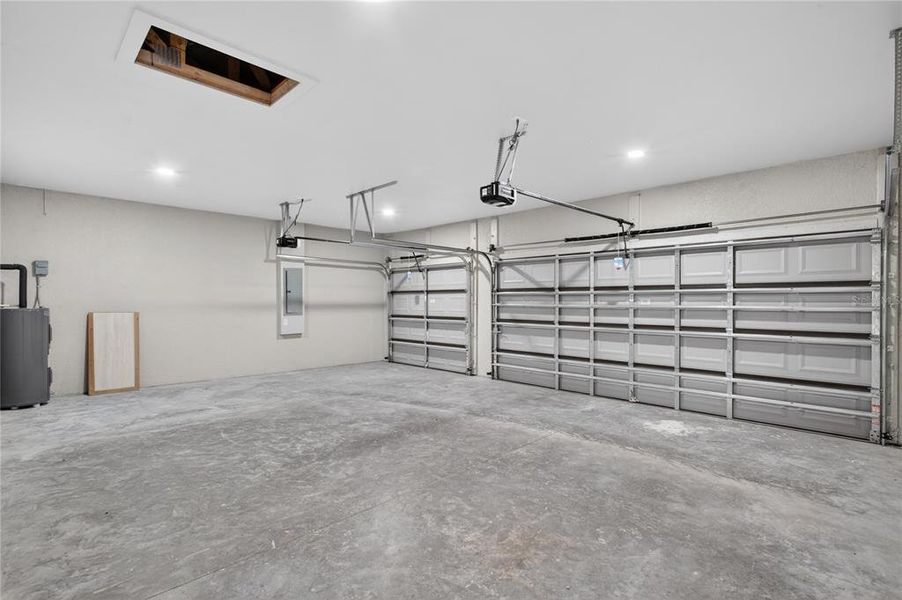 Spacious, unfurnished interior of a new home in , Cape Coral (Image 33). Spacious, unfurnished interior of a new home in , Cape Coral (Image 33).