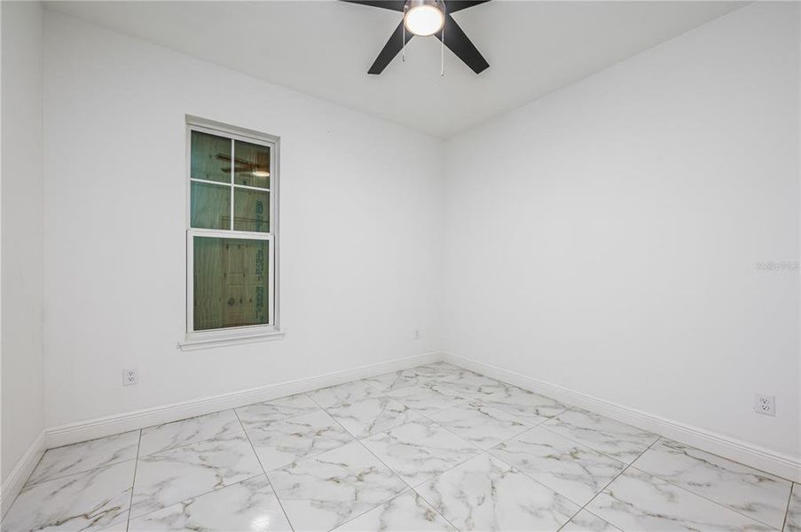 Spacious, unfurnished interior of a new home in , Tampa (Image 24).