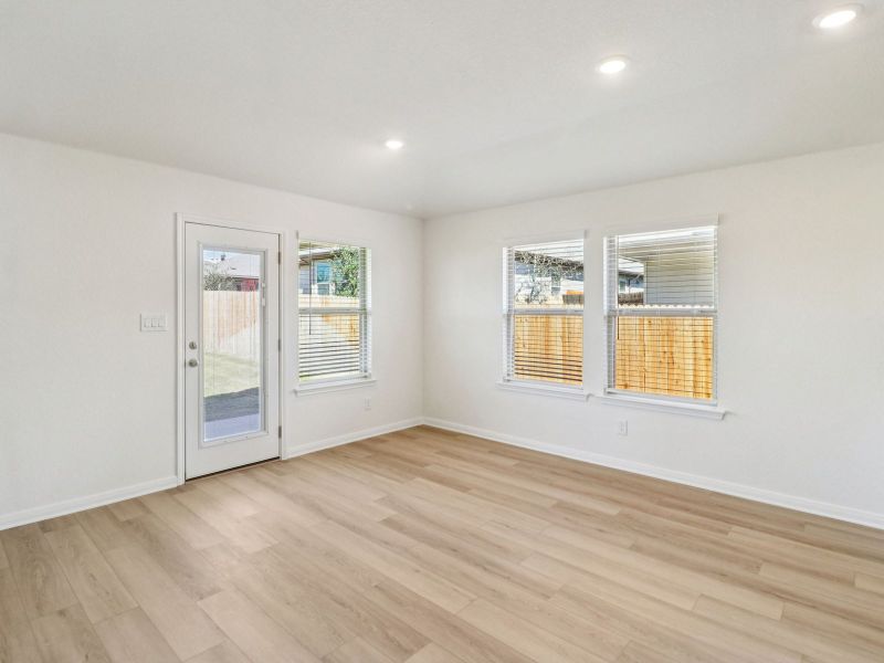 Spacious, unfurnished interior of a new home in Sagebrooke - Classic Series, San Antonio (Image 12).