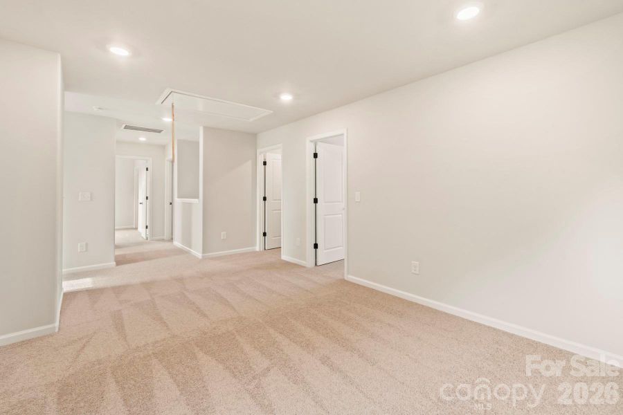 Spacious, unfurnished interior of a new home in Stagecoach Station, Gastonia (Image 16). Spacious, unfurnished interior of a new home in Stagecoach Station, Gastonia (Image 16).