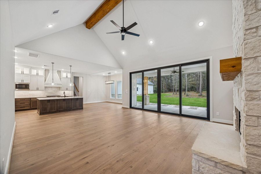 Spacious, unfurnished interior of a new home in , Huntsville (Image 25).